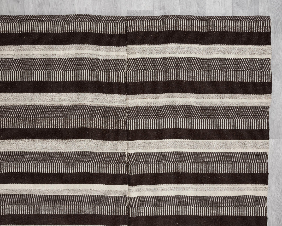 Kilim Rug 9' x 13' 4" | No. VR95618
