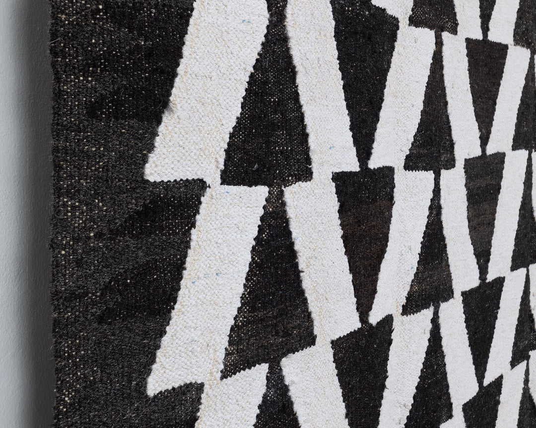 Black Kilim Rug 8' 2" x 10' 6" | No. VR33124