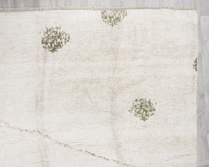 White Vintage Turkish Rug 7' 6" x 9' 10" | No. VR69058