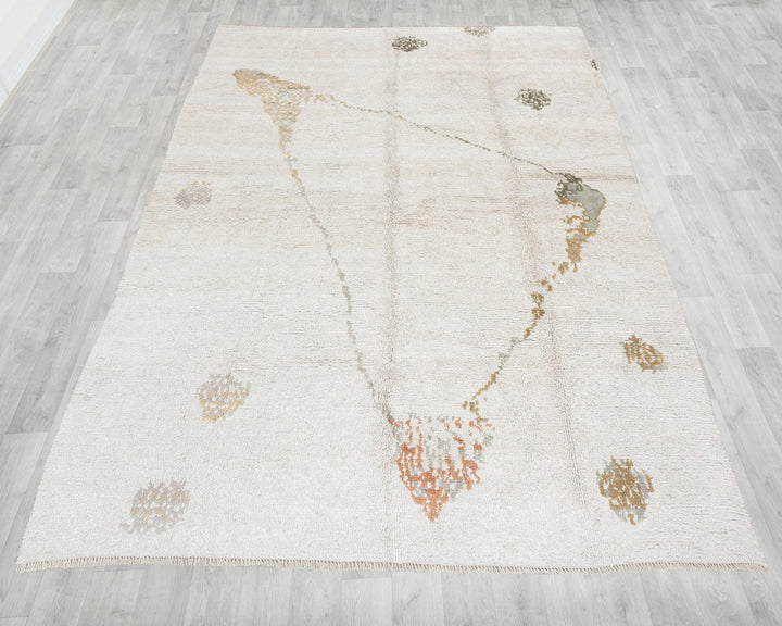 White Vintage Turkish Rug 7' 6" x 9' 10" | No. VR69058