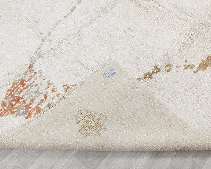 White Vintage Turkish Rug 7' 6" x 9' 10" | No. VR69058