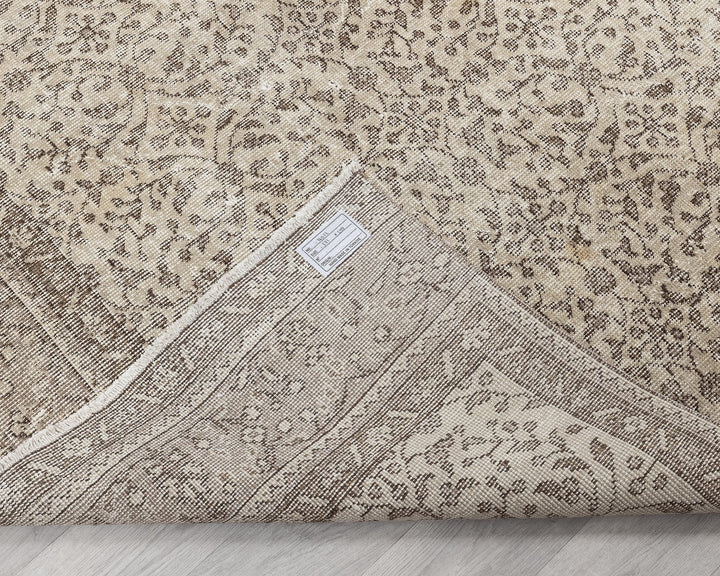 Beige Oushak Rug 5' 7" x 9' 10" | No. VR61398
