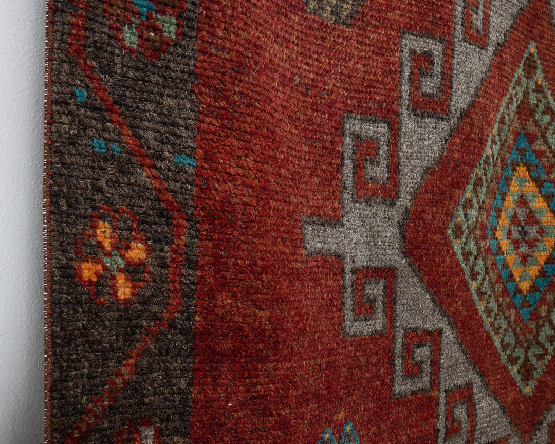Red Runner Rug 4' 10" x 11' 1" | No. VR13506
