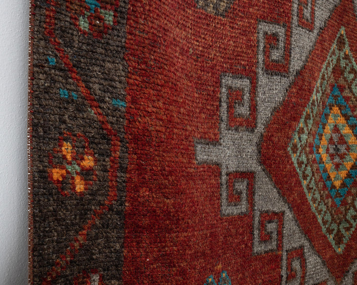 Red Runner Rug 4' 10" x 11' 1" | No. VR13506