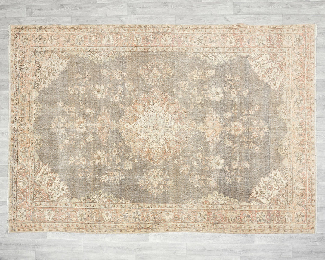 Faded Oushak Rug 6' 9" x 9' 6" | No. VR47909