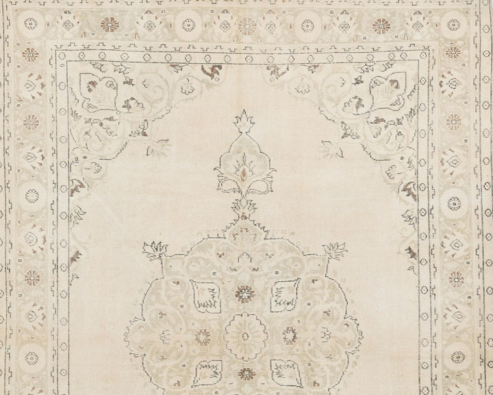 Beige Oushak Rug 7' 1" x 10' 2" | No. VR64341