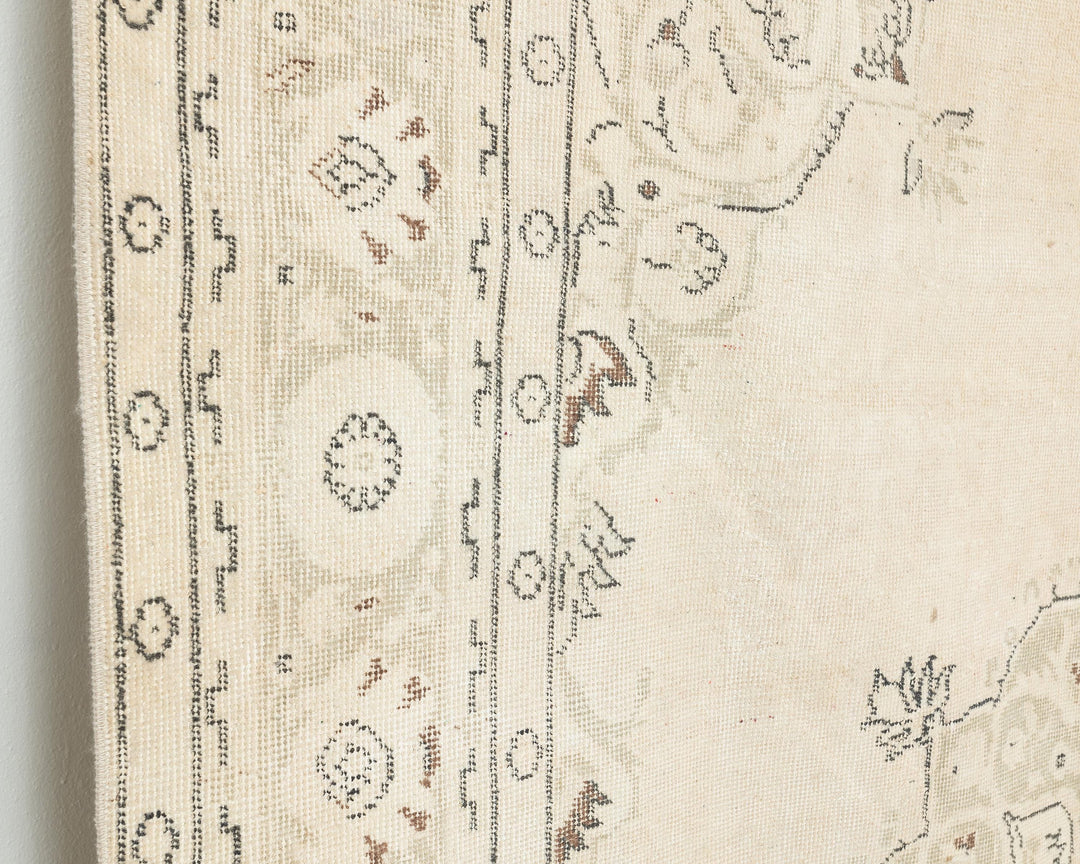 Beige Oushak Rug 7' 1" x 10' 2" | No. VR64341