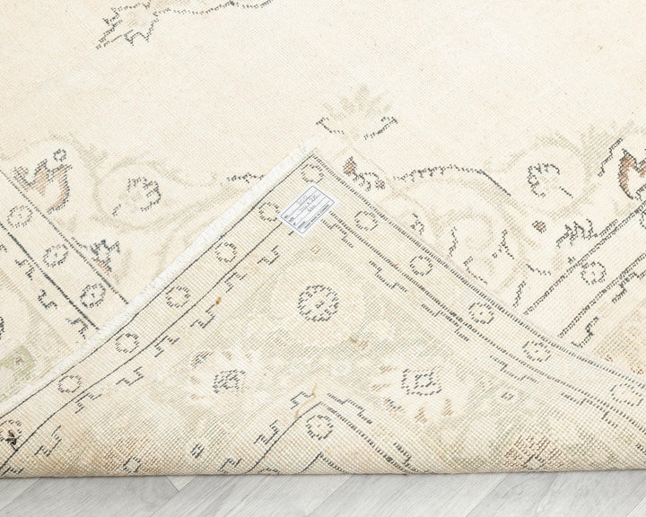 Beige Oushak Rug 7' 1" x 10' 2" | No. VR64341