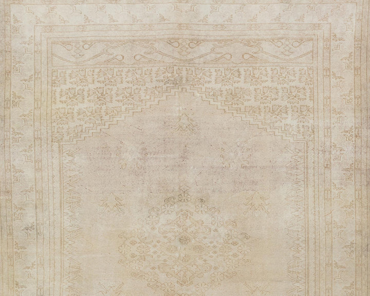 Neutral Oushak Rug 5' 11" x 9' 9" | No. VR10234