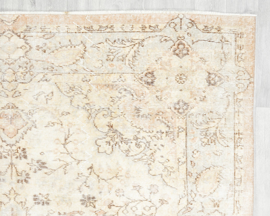 Beige Oushak Rug 6' 3" x 9' 3" | No. VR70968