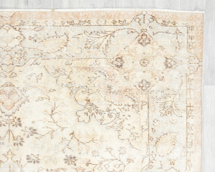 Beige Oushak Rug 6' 3" x 9' 3" | No. VR70968