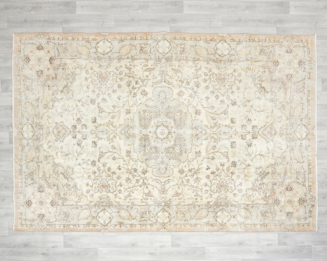 Beige Oushak Rug 6' 3" x 9' 3" | No. VR70968