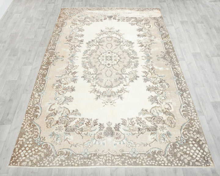 Neutral Oushak Rug 6' x 10' 4" | No. VR19435