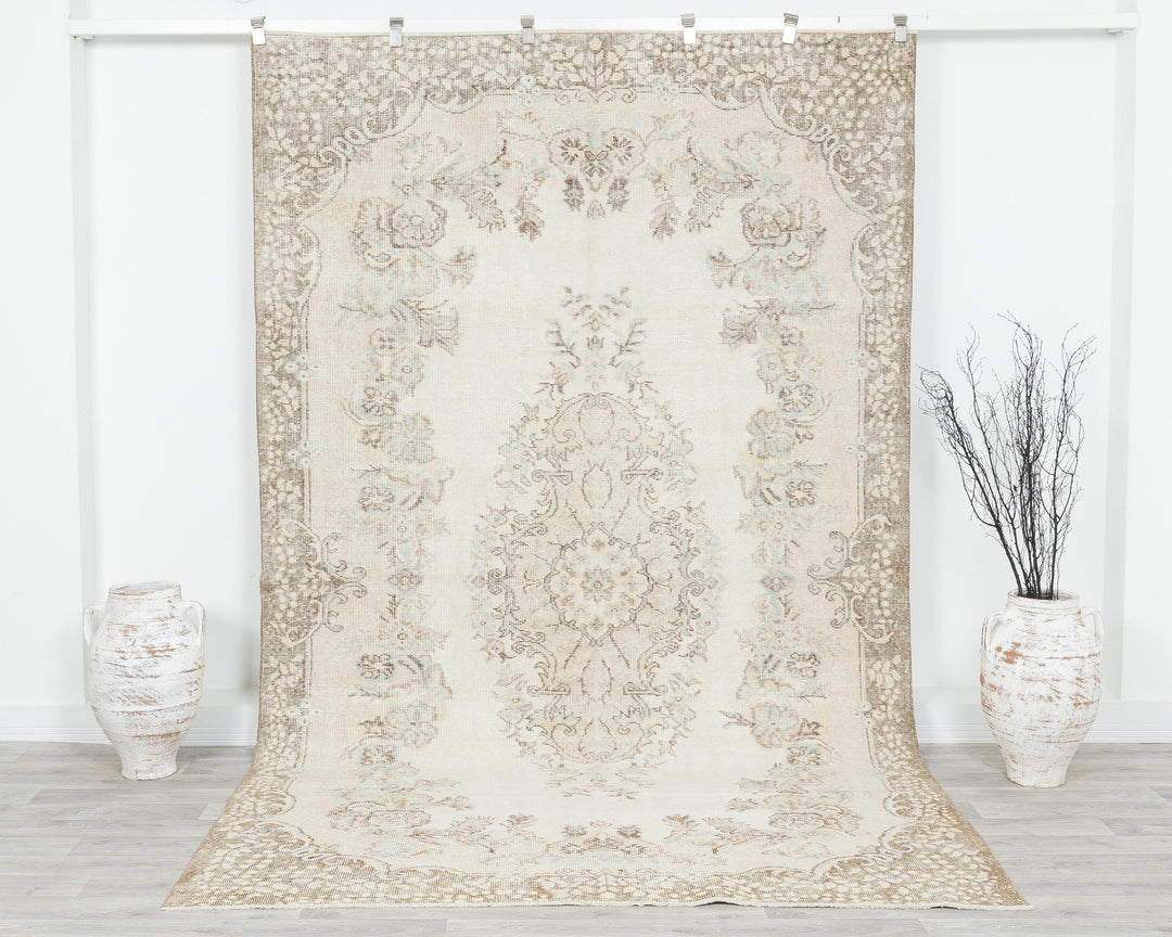 Neutral Oushak Rug 10' 2" x 6' 3" | No. VR43587
