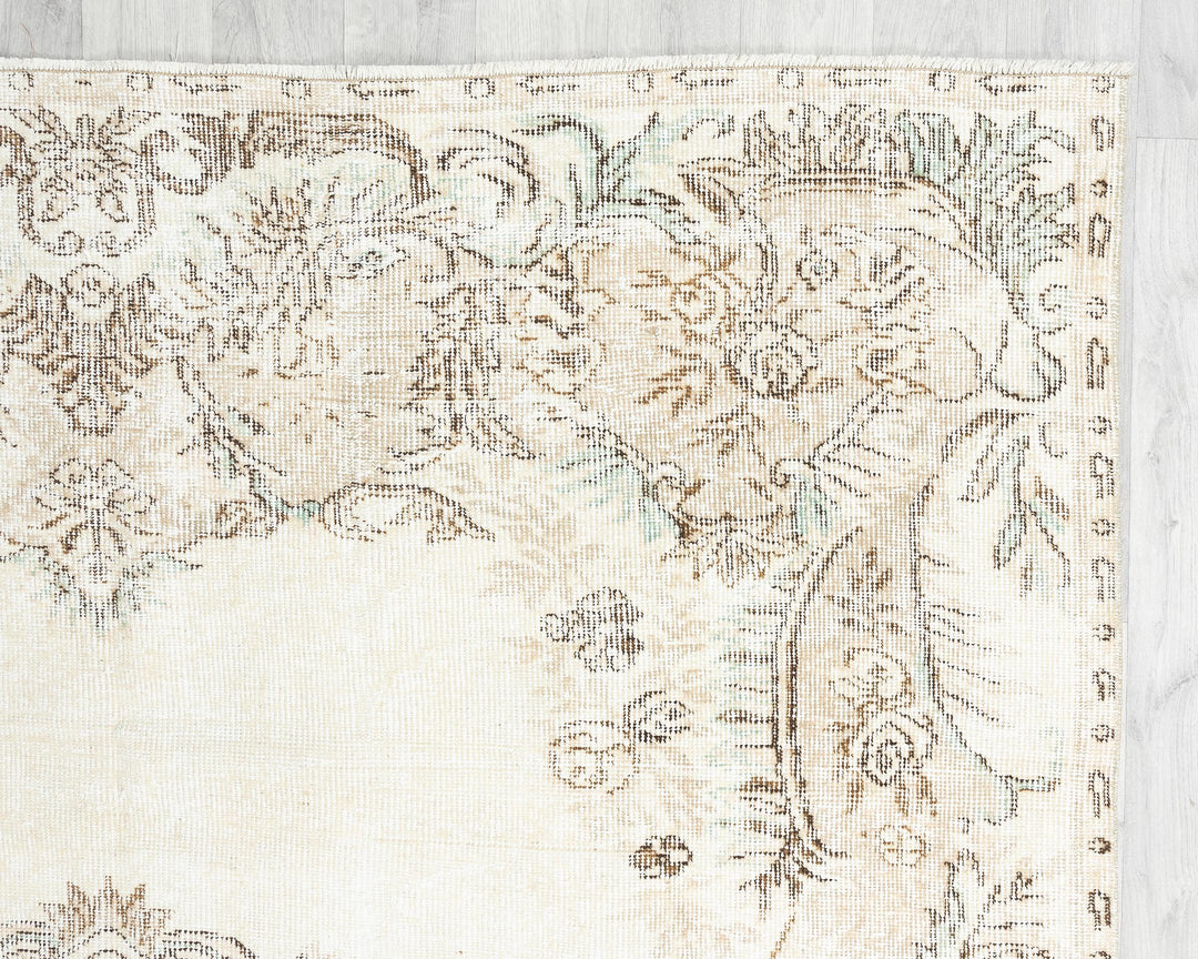 Beige Oushak Rug 9' 4" x 6' 5" | No. VR67062
