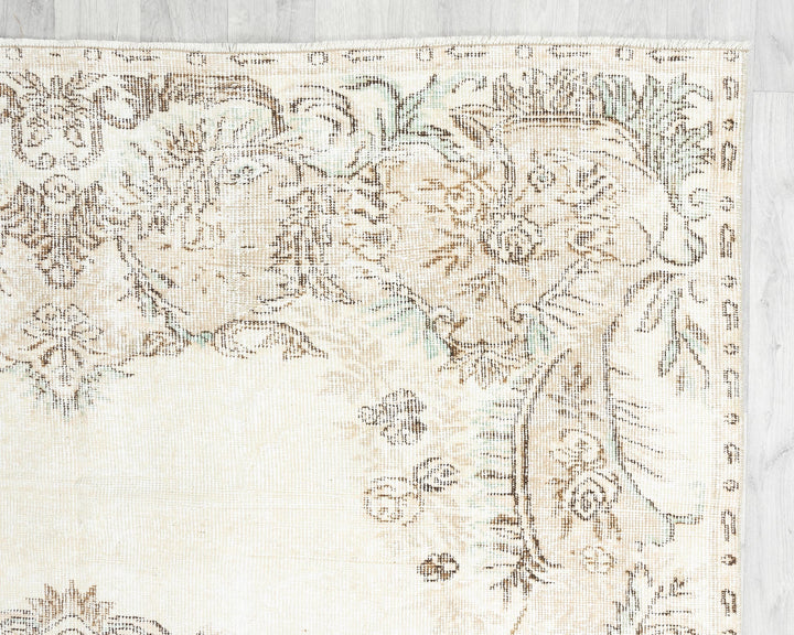 Beige Oushak Rug 9' 4" x 6' 5" | No. VR67062