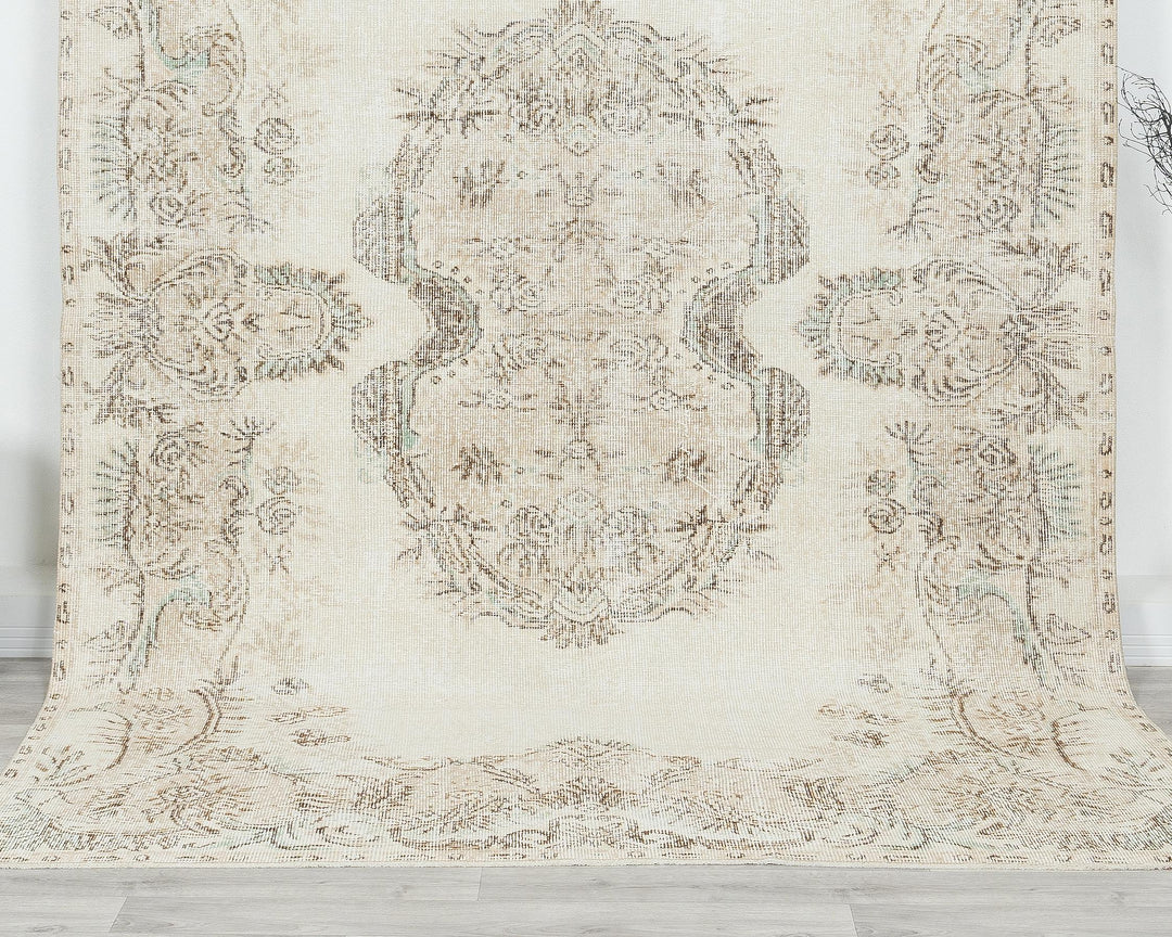 Beige Oushak Rug 9' 4" x 6' 5" | No. VR67062