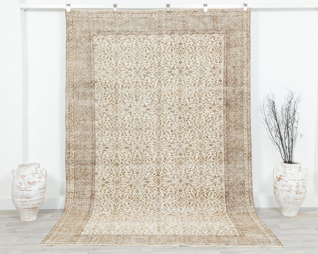 Neutral Oushak Rug 6' 3" x 9' 6" | No. VR17355