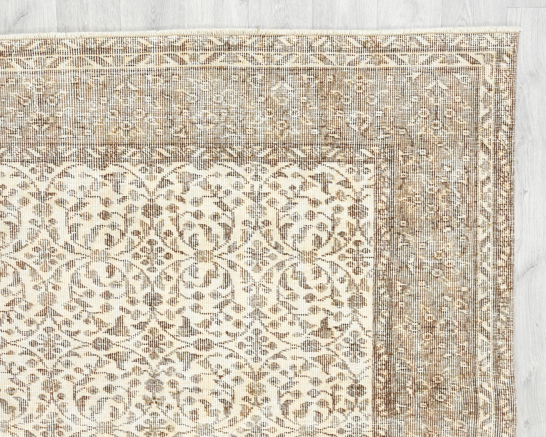 Neutral Oushak Rug 6' 3" x 9' 6" | No. VR17355