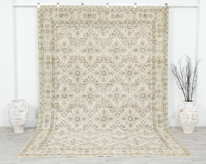Beige Oushak Rug 10' 2" x 7' 1" | No. VR20238