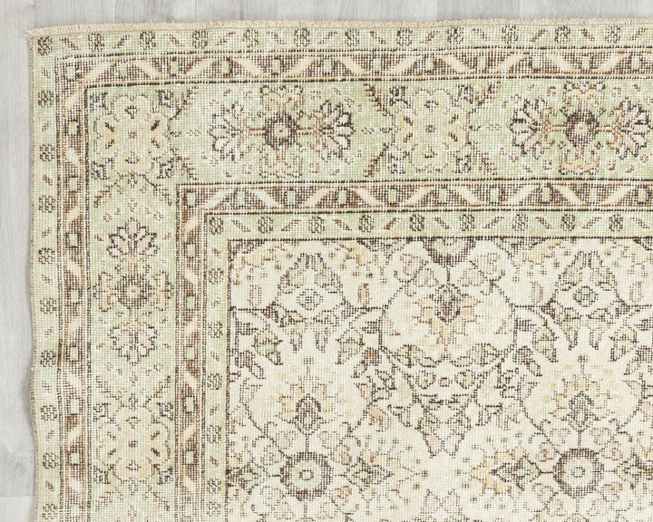 Beige Oushak Rug 10' 2" x 7' 1" | No. VR20238
