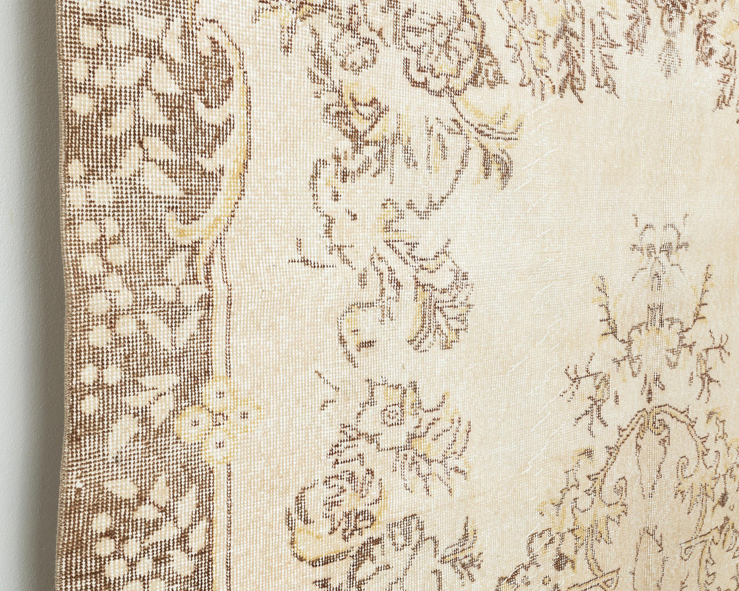 Beige Oushak Rug 9' 11" x 6' 8" | No. VR45967