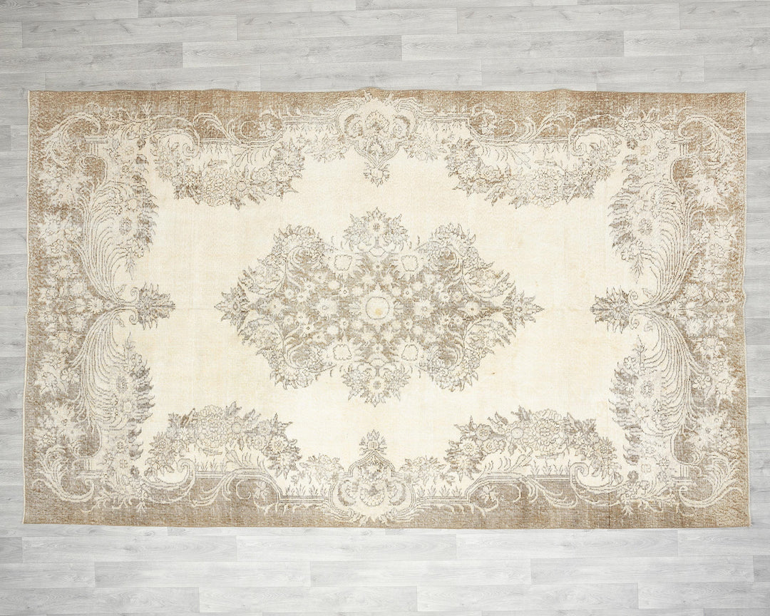 Beige Oushak Rug 6' 10" x 10' 8" | No. VR56937