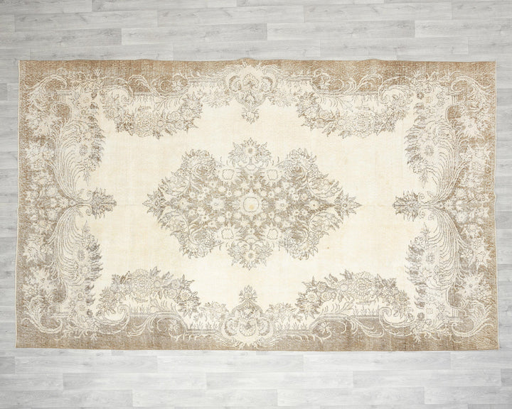 Beige Oushak Rug 6' 10" x 10' 8" | No. VR56937
