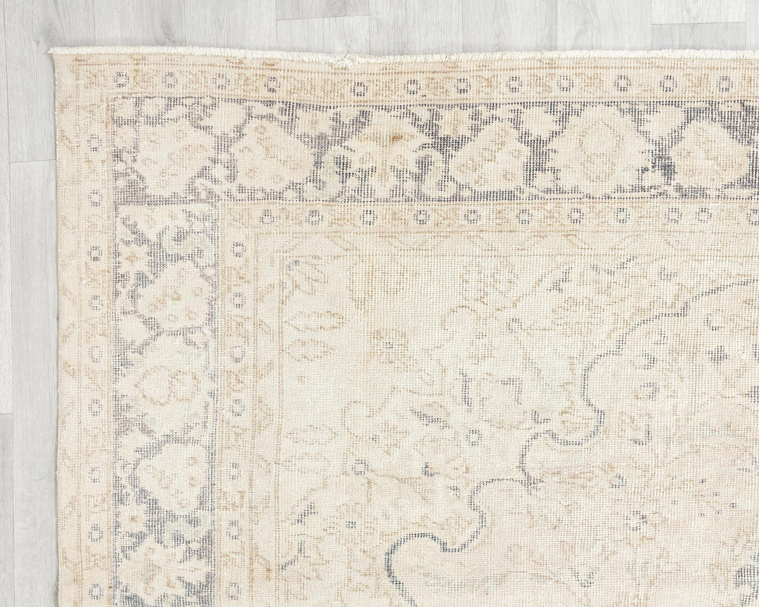 Beige Oushak Rug 6' 6" x 9' 8" | No. VR10485