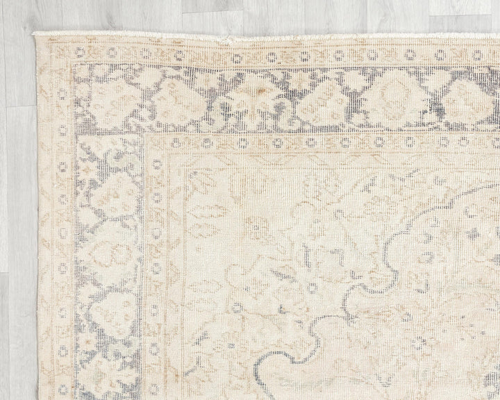 Beige Oushak Rug 6' 6" x 9' 8" | No. VR10485