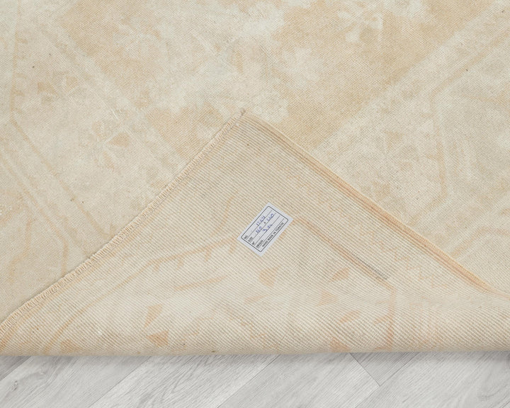 Beige Oushak Rug 5' 2" x 7' 11" | No. VR56423