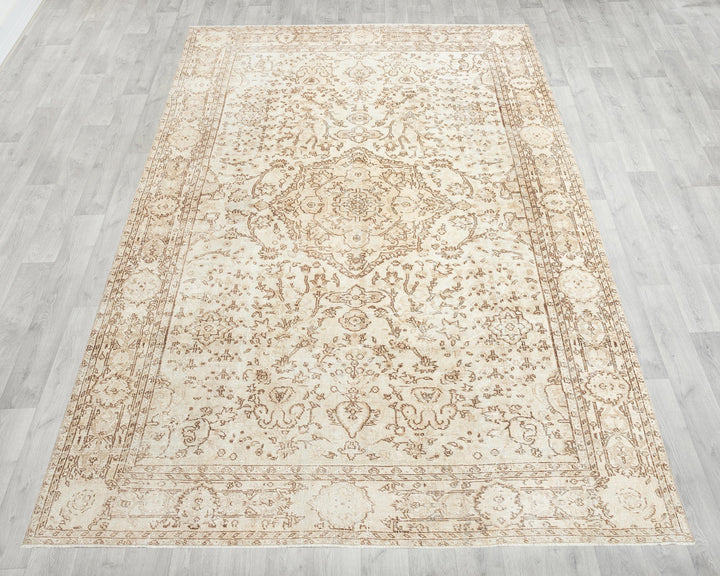 Beige Oushak Rug 6' 10" x 10' | No. VR83780