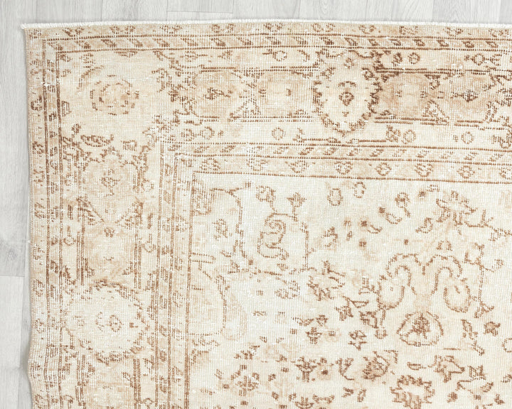 Beige Oushak Rug 6' 10" x 10' | No. VR83780