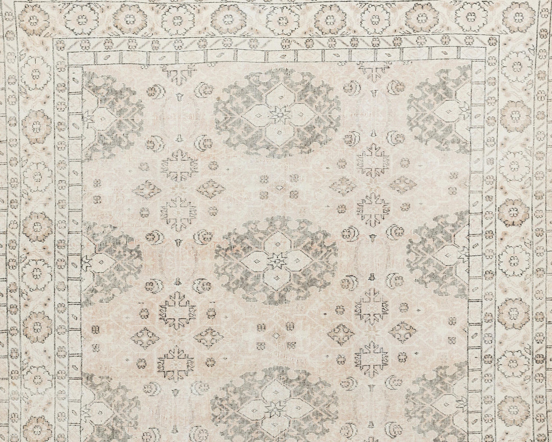 Neutral Oushak Rug 6' 11" x 10' 2" | No. VR71081