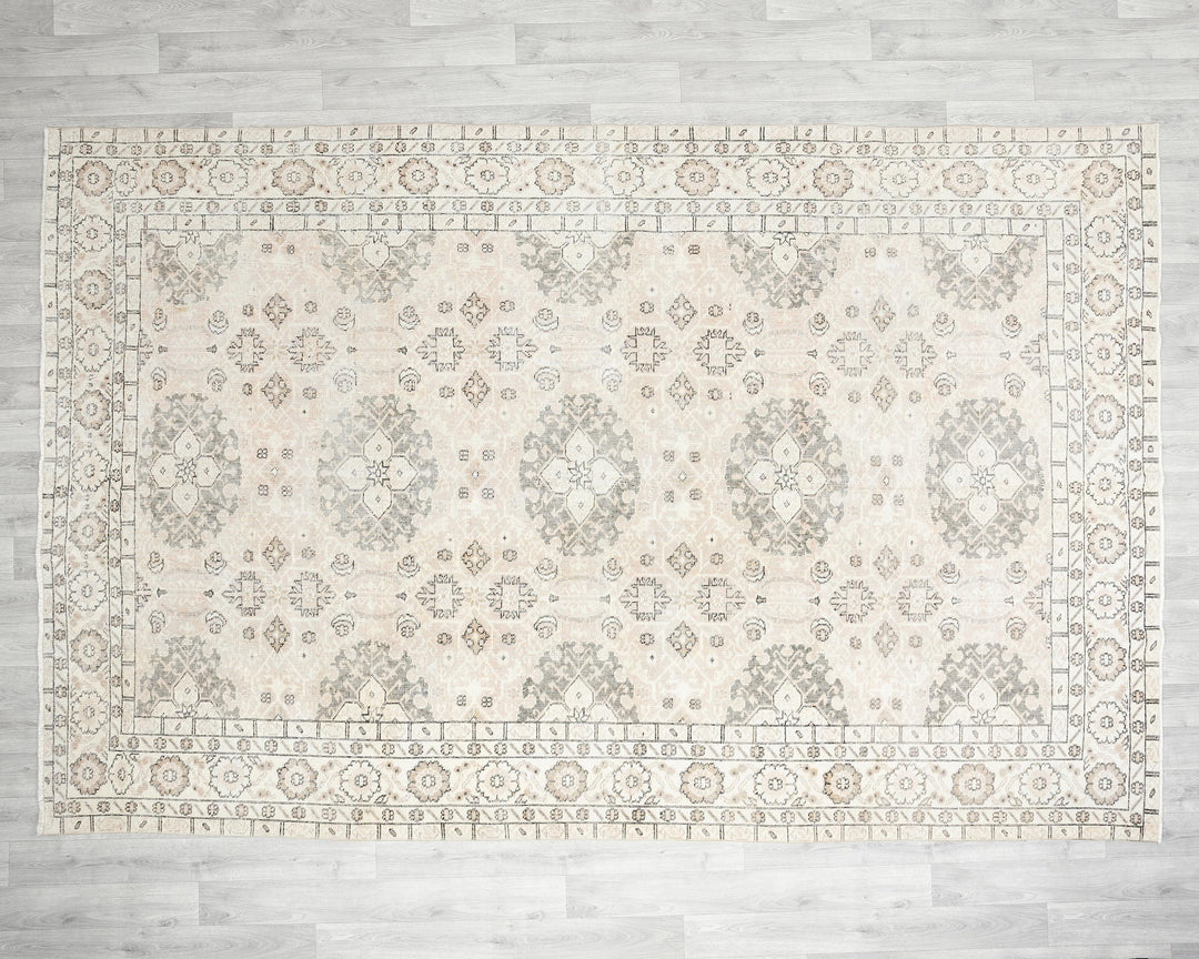Neutral Oushak Rug 6' 11" x 10' 2" | No. VR71081