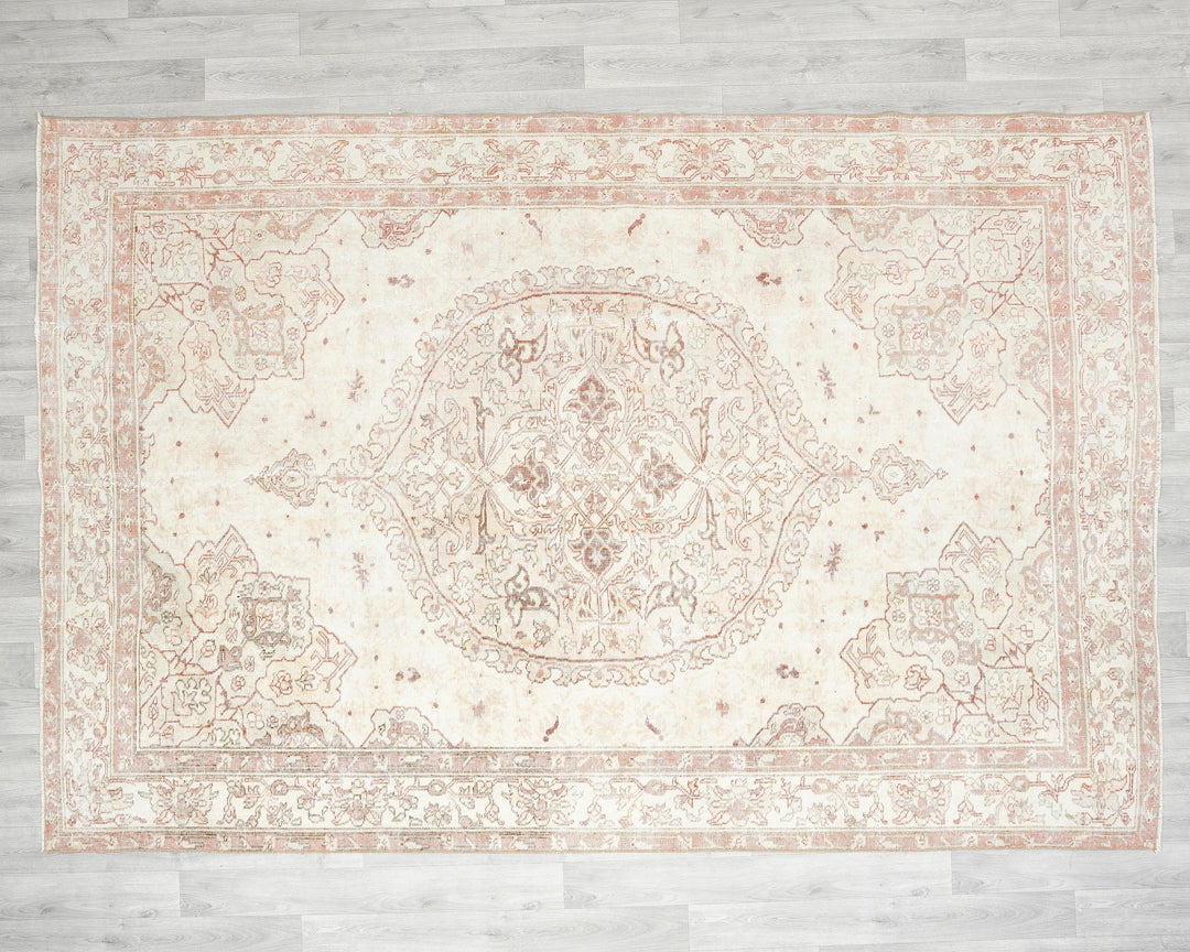 Beige Oushak Rug 6' 7" x 9' 7" | No. VR54618