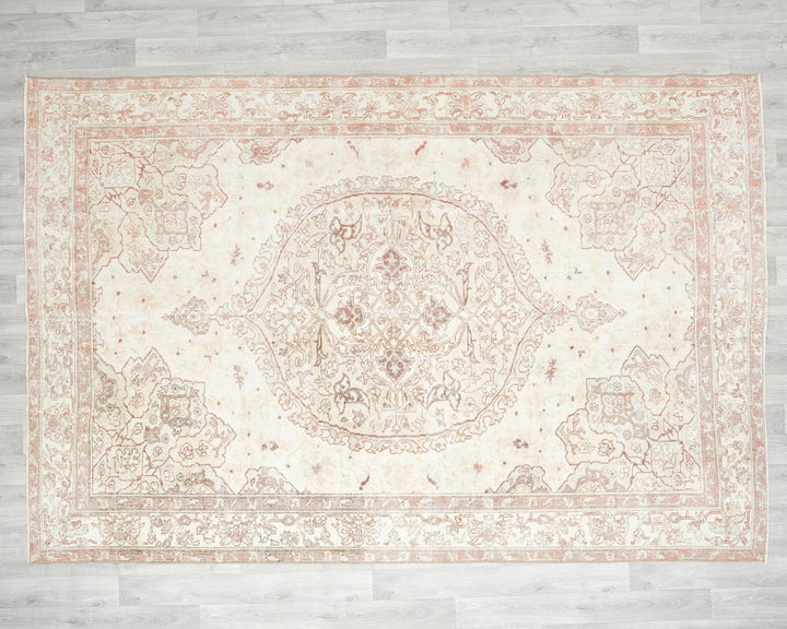 Beige Oushak Rug 6' 7" x 9' 7" | No. VR54618