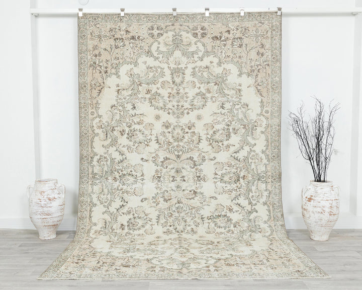 Beige Oushak Rug 6' 4" x 10' 1" | No. VR22339
