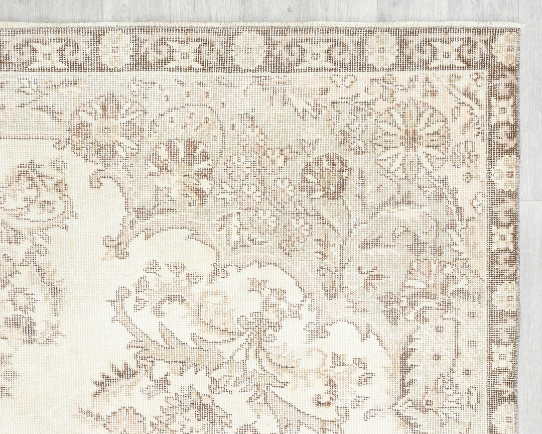 Beige Oushak Rug 6' 11" x 11' | No. VR74690