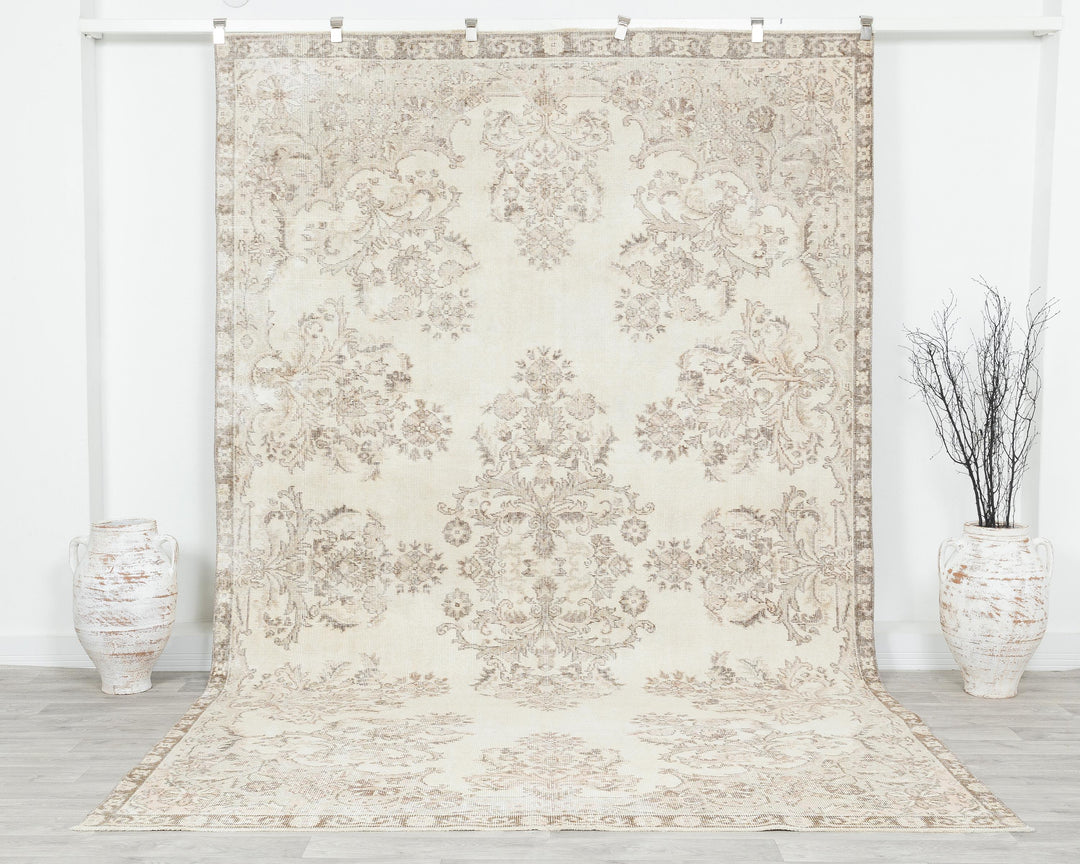 Beige Oushak Rug 6' 11" x 11' | No. VR74690