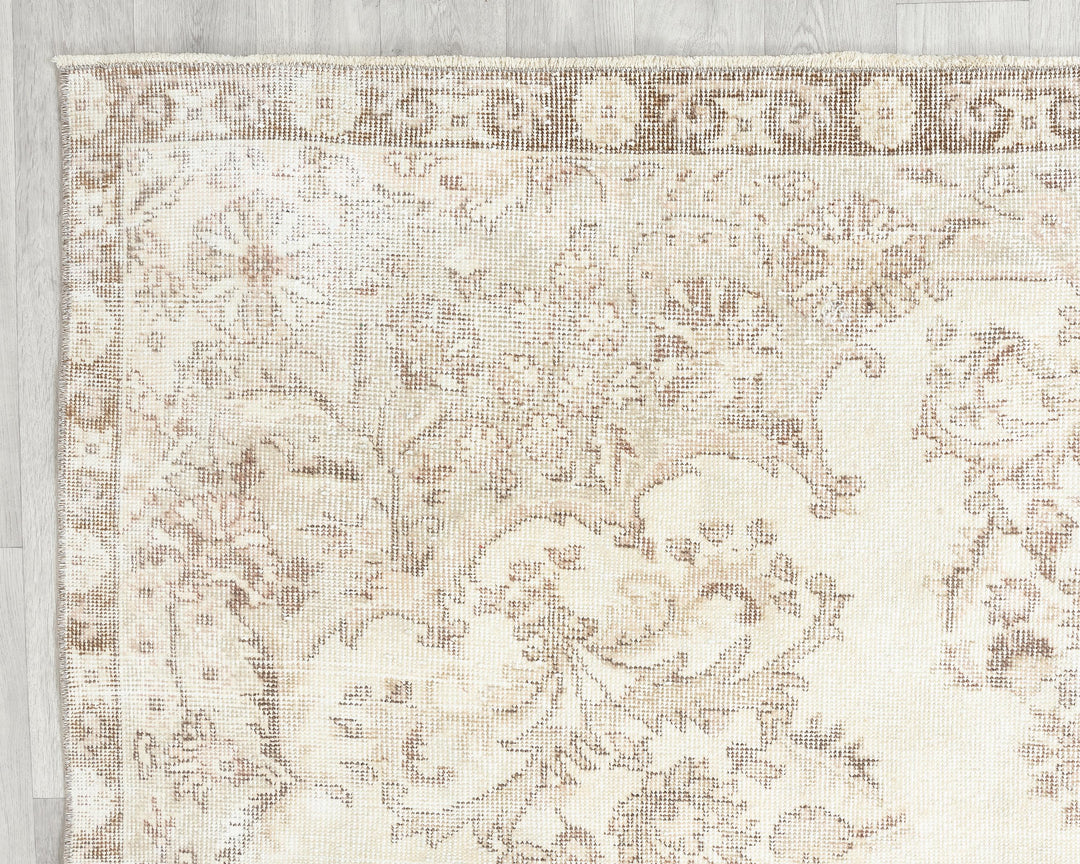 Beige Oushak Rug 6' 11" x 11' | No. VR74690