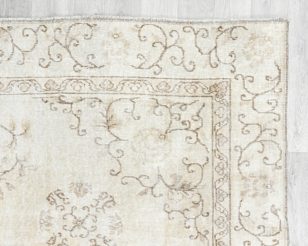Beige Oushak Rug 6' 11" x 10' 4" | No. VR83299