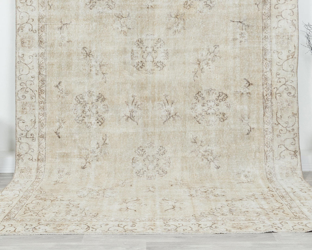 Beige Oushak Rug 6' 11" x 10' 4" | No. VR83299