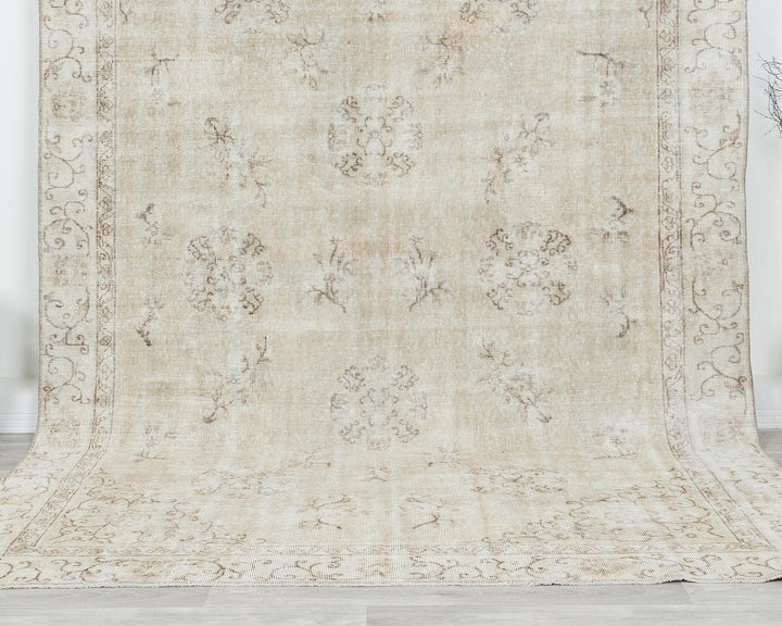 Beige Oushak Rug 6' 11" x 10' 4" | No. VR83299