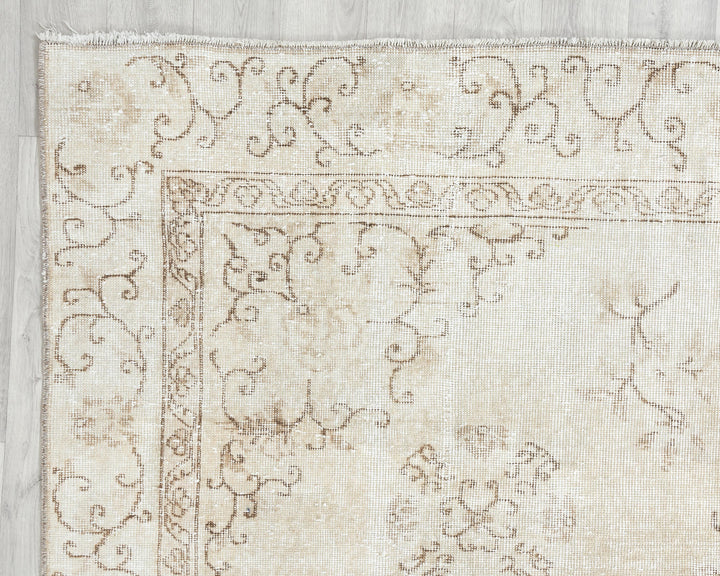 Beige Oushak Rug 6' 11" x 10' 4" | No. VR83299