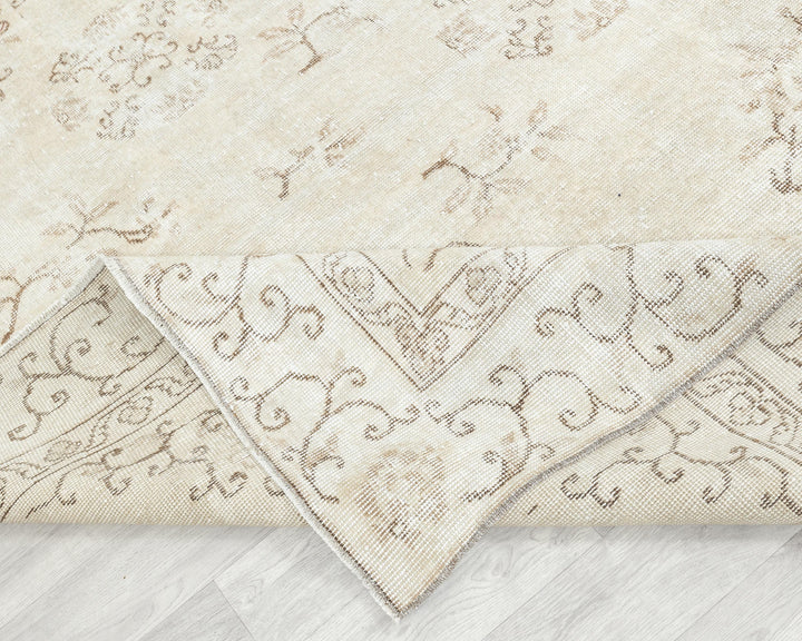 Beige Oushak Rug 6' 11" x 10' 4" | No. VR83299