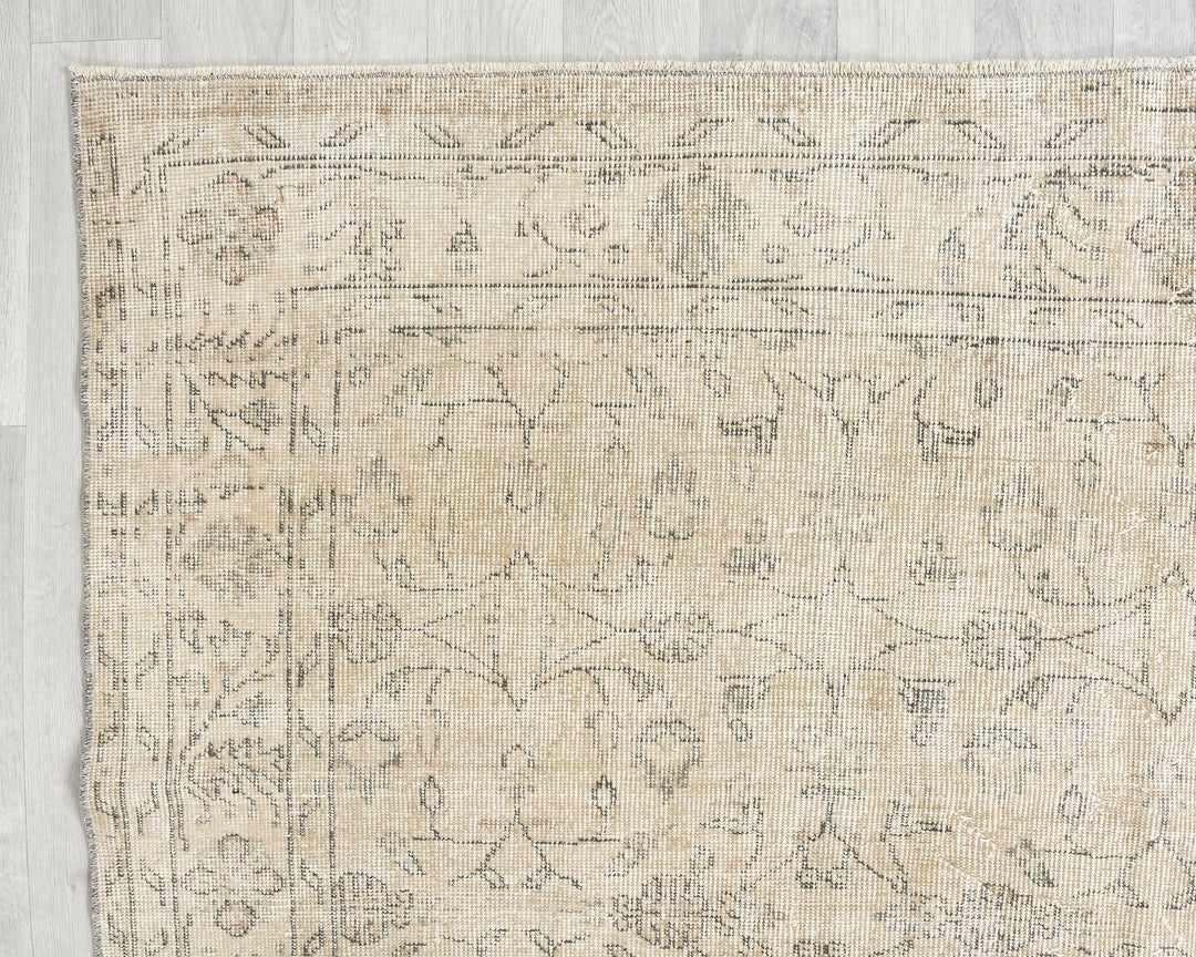 Beige Oushak Rug 6' 4" x 9' 6" | No. VR44505
