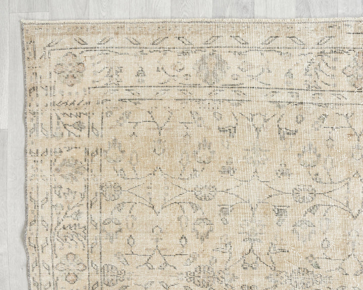Beige Oushak Rug 6' 4" x 9' 6" | No. VR44505