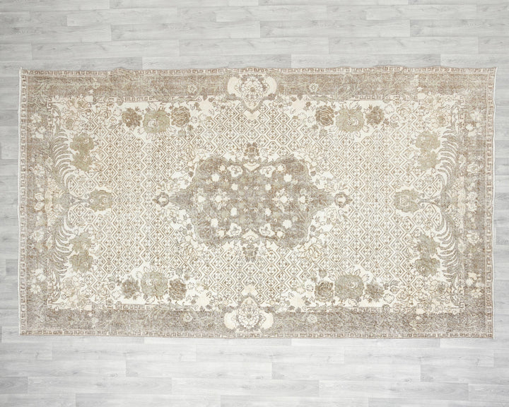 Neutral Oushak Rug 6' 5" x 10' 6" | No. VR54590