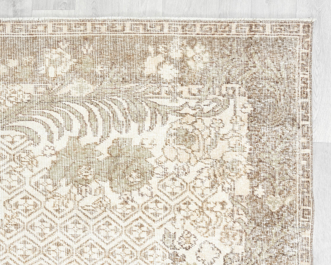 Neutral Oushak Rug 6' 5" x 10' 6" | No. VR54590
